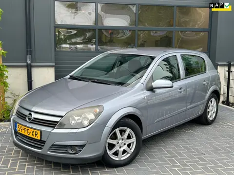Opel Astra 1.4 Enjoy 5-deurs | Trekhaak | Nieuwe APK | Lichtmetaal