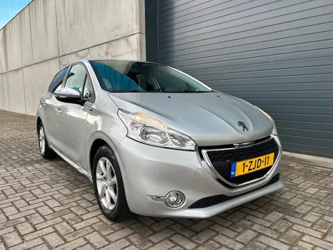 Peugeot 208 1.2i PureTech Style AIRCO NAVI 5DRS NAP