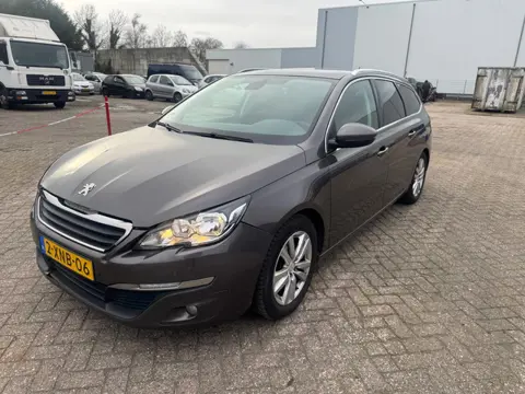 Peugeot 308 SW 1.6 BlueHDI Blue Lease Executive Panodak