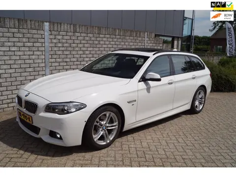 BMW 5-serie Touring 520i M Sport Edition Autom Panodak Leder Navi Camera Clima Xenon Head-Up Harman-