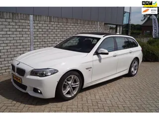 BMW 5-serie Touring 520i M Sport Edition Autom Panodak Leder Navi Camera Clima Xenon Head-Up Harman-