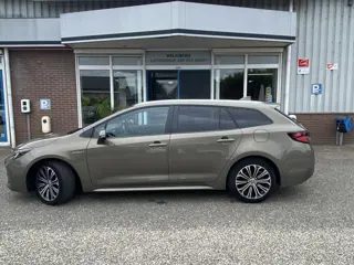 Toyota Corolla Touring Sports 1.8 Hybrid Business Plus / Achteruitrij Camera / Stoelverwarming