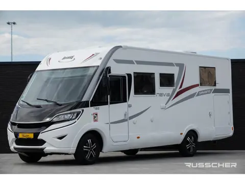 Mc Louis NEVIS | 150Pk | Queensbed | Dakairco | Luchtvering | Zonnepaneel