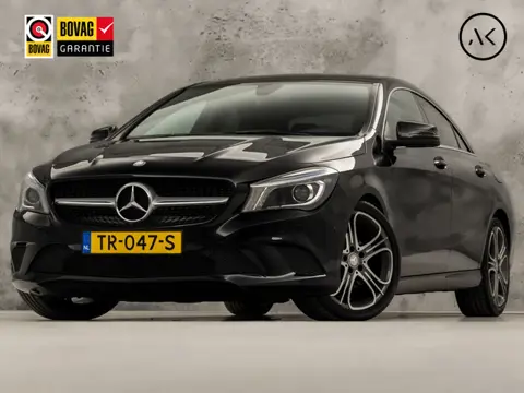 Mercedes-Benz CLA-Klasse 180 AMG Sport Automaat (GROOT NAVI, LEDER, ZWART HEMEL, STOELVERWARMING, SP
