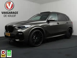 BMW X5 xDrive45e High Executive M-sport Pano Trekhaak comfortstoelen Laser Lights