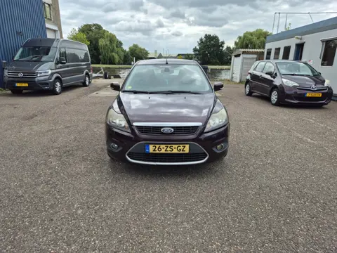 Ford Focus 2.0 Titanium, airco/ navigatie/ achteruit sencoren