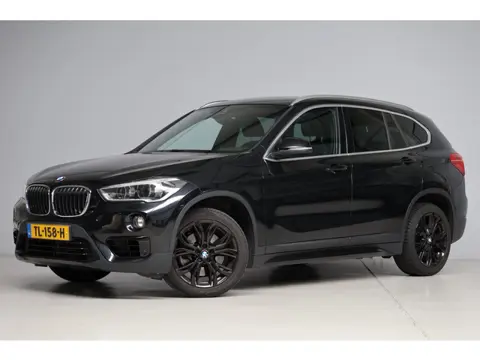 BMW X1 SDrive20i High Executive | head-up display | leder sport | achteruitrijcamera | led verlichti