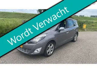 Renault Grand Scénic 2.0i 140pk Automaat Clima Navi PDC Trekhaak 1300kg.
