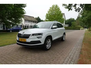 Škoda Karoq 1.5 TSI ACT Business Edition Plus | LED | ACC | Camera | Trekhaak | CarPlay | Stoelverwa