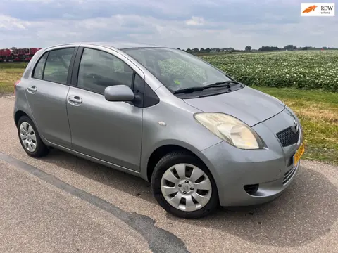 Toyota Yaris 1.0 VVTi Terra / 5 drs - 85.000 km
