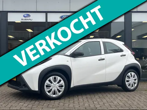 Toyota Aygo X 1.0 VVT-i | All Season banden | Airco | Cruise Control | Lane Assist | Apple CarPlay |
