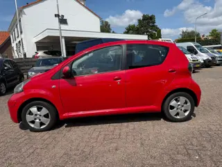 Toyota Aygo 1.0-12V,Cool,5-DRS,374.187km: 749,-