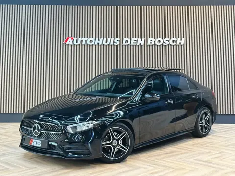 Mercedes-Benz A-klasse 200 AMG Line - Pano - Ambiance - ACC