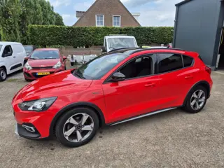 Ford Focus 1.0 EcoBoost Hybrid Active X Business Navigatie, ECC, PDC v+a, camera, zwart dak, 17 inch
