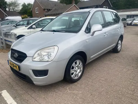 Kia Carens 2.0 CVVT X-tra - Airco - Elekt. Ramen - Trekhaak - 2 Sleutels