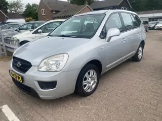 Kia Carens 2.0 CVVT X-tra - Airco - Elekt. Ramen - Trekhaak - 2 Sleutels