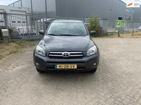 Toyota RAV4 2.2 D-CAT Linea Sol