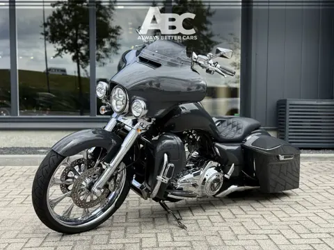 Harley-Davidson FLHX Street Glide Screamin' Eagle Custom 23"