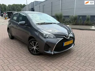 Toyota Yaris 1.3 VVT-i Style CLIMA Camera 5DR NEW APK