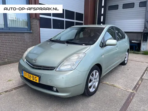 Toyota Prius 1.5 VVT-i Business Edition Navi PDC Clima Cruise C. PAK NAP