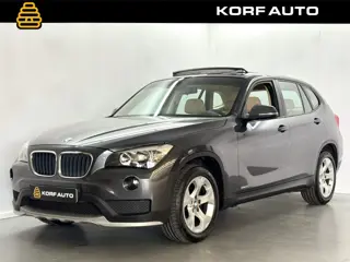 BMW X1 sDrive20i Business | 1e Eig | Pano | Leder | Stoelverw.