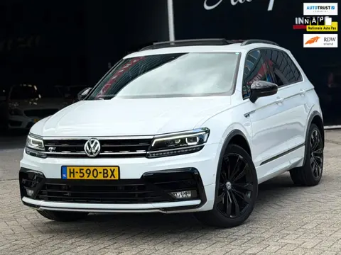 Volkswagen Tiguan 1.5 TSI ACT Highline Business R AUTOMAAT PANO/KEYLESS/STOELVERW. | KEURIGE AUTO !