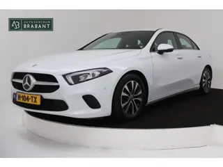 Mercedes-Benz A-klasse 180 Business Solution (NAVIGATIE, CAMERA, STOELVERWARMING, CRUISE, PDC, NL-AU