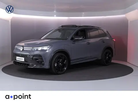 Volkswagen Tiguan 1.5 eHybrid R-Line Edition 204 pk Automaat (DSG) | Verlengde garantie | Navigatie 