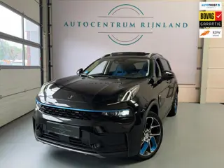 Lynk & Co 01 1.5 261PK Plug-in Hybrid, 1 Jaar Bovag Garantie, Pano, Zwarte Hemel, 360 Camera ,Apple 