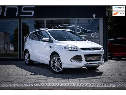 Ford Kuga 1.5 Titanium Styling Pack|Nieuwe Disr|Camera|Keyless|Climate|Navi|Stoelverw|Half Leder