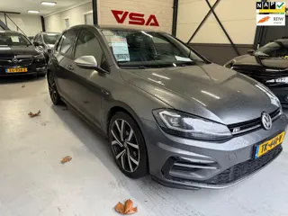 Volkswagen Golf 1.0 TSI Highline Business R|Virtual|Adaptive Cruise|Camera|Carplay|buiten en binnen 