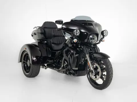 Harley-Davidson FLHTCUTGSE CVO Tri Glide Custom Colour