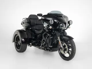Harley-Davidson FLHTCUTGSE CVO Tri Glide Custom Colour
