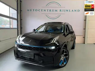 Lynk & Co 01 1.5 261PK Plug-in Hybrid,1 Jaar Bovag Garantie, Pano, Zwarte Hemel, 360 Camera ,Apple C