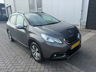 Peugeot 2008 1.2 PureTech Style PANO NAVI AIRCO CRUISE