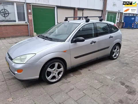 Ford Focus 1.6-16V Ghia apk nap