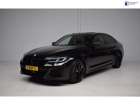 BMW 5-serie 530e M-SPORT ORG.NED / SCHUIFDAK / CAMERA / LEER / SFEERVERLICHTING / LASER / BTW / ADAP