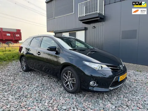 Toyota Auris Touring Sports 1.8 Hybrid Lease