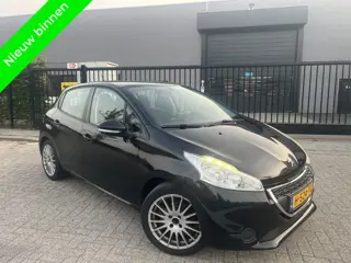 Peugeot 208 1.2 VTi Cruise Clima Parkeersensoren Carplay