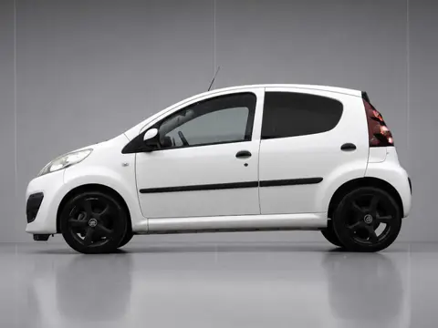Peugeot 107 1.0 Active Sport (AIRCO,GROOT NAVI,BLACK/WHITE EDITION,ELEKTRISCHE RAMEN,GETINT,SPORTSTO