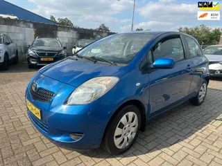 Toyota Yaris 1.3 VVTi Sol 3 DRS AIRCO/ NIEUWE APK/ ZUINIG/ BETROUWBAAR!