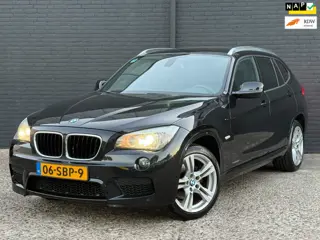 BMW X1 SDrive18i M SPORTPAKKET|NAVI|AIRCO|PDC|TREKHAAK|ELEK RAMEN | NWE APK