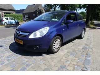 Opel Corsa 1.0-12V Essentia 3 drs met airco apk 6-2-2027