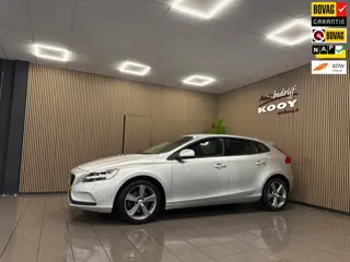 Volvo V40 2.0 T3 Nordic+ * Dealer onderhouden / Navigatie / LED / Stoelverwarming / NL Auto *
