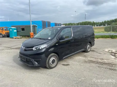 Toyota SIENNA (bj 2023)