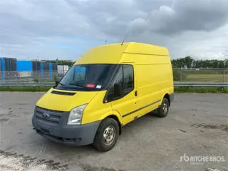 Ford FT350M Cargo Van (Inoperable) (bj 2012)