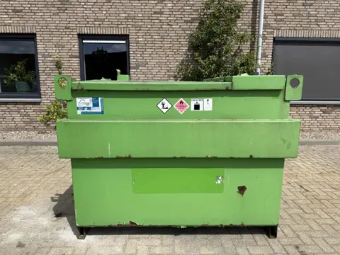 Kiwa IBC Steenbergen IBC Dieseltank 2000 liter met handpomp Milieutank Fuel Tank