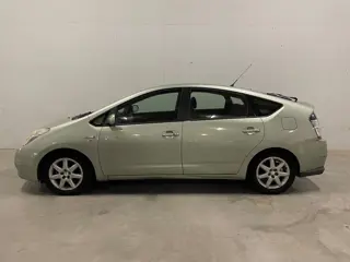 Toyota Prius 1.5 VVT-i Business Edition Navi PDC Clima Cruise C. PAK NAP