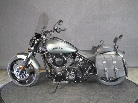 Indian Chief Dark Horse Bijna nieuwe Indian Chief Dark Horse met veel accessoi