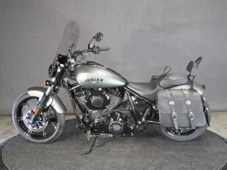 Indian Chief Dark Horse Bijna nieuwe Indian Chief Dark Horse met veel accessoi
